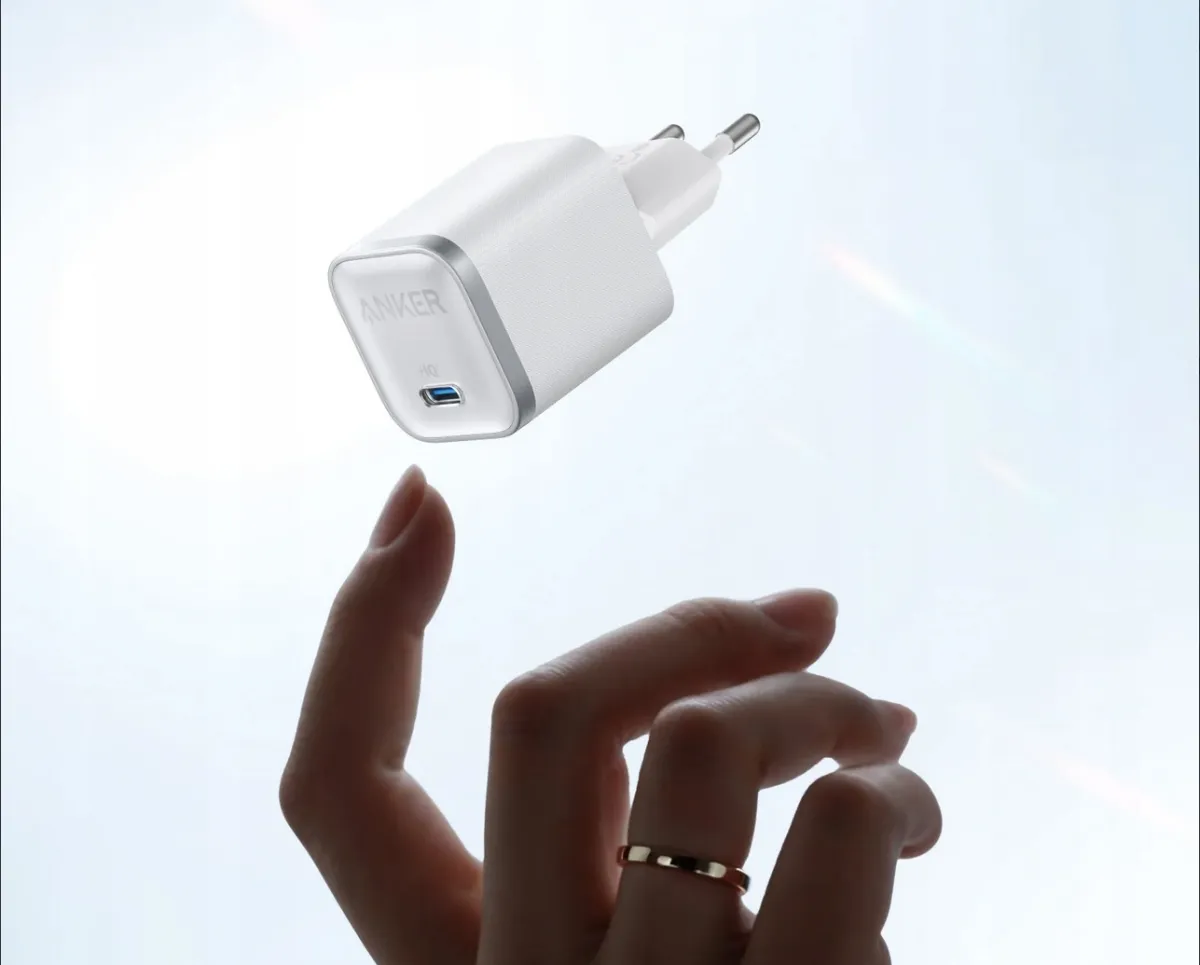 Anker Nano ładowarka sieciowa (45 W) z kablem USB-C do USB-C b biała thumbnail 3