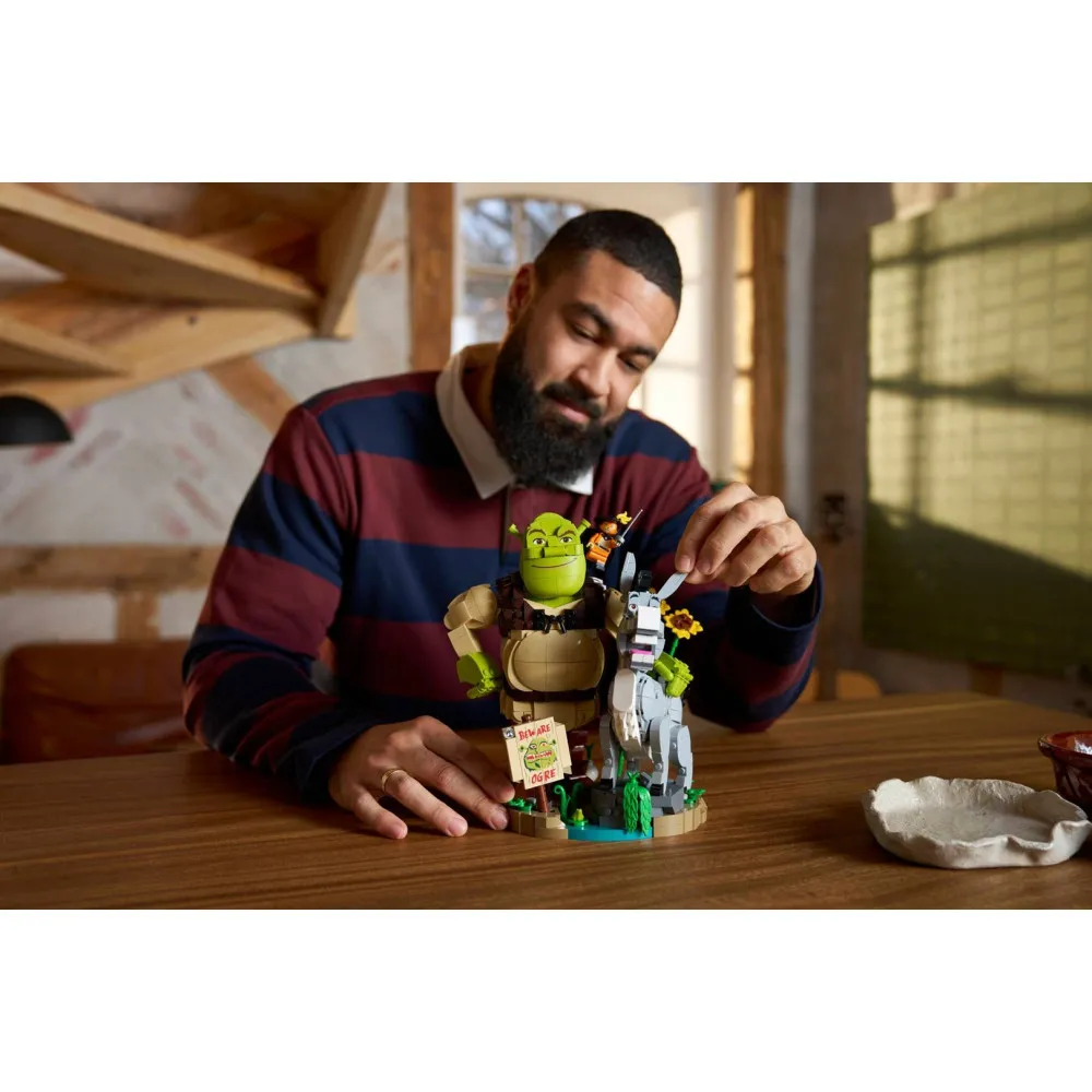 LEGO ICONS 72423 Shrek, Osioł i Kot w butach thumbnail 2