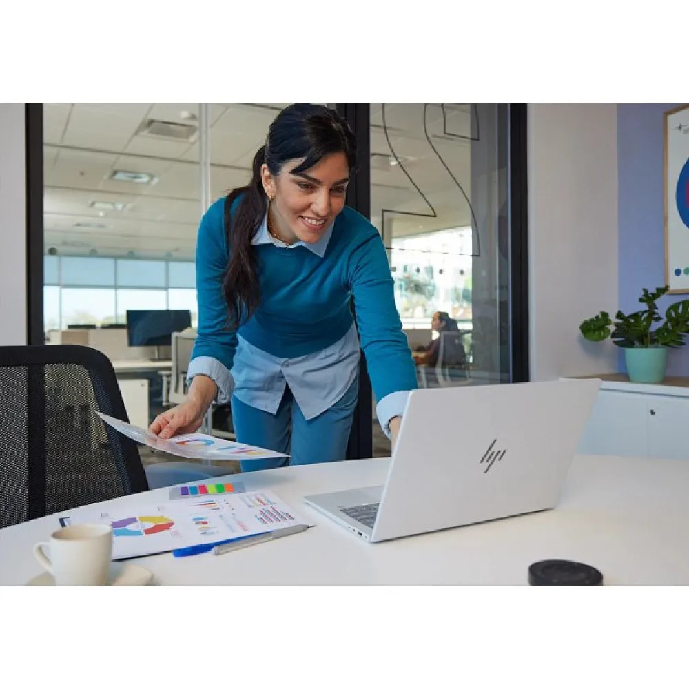 Laptop HP Elitebook X G1i Ultra 7 268V 14.0"WUXGA IPS Sure View 5 Eye Ease 800nits AG 32GB LPDDR5x SSD1TB  Intel Arc 140V Cam 5 Mpx AI 68Wh W11Pro Glacier Silver thumbnail 3
