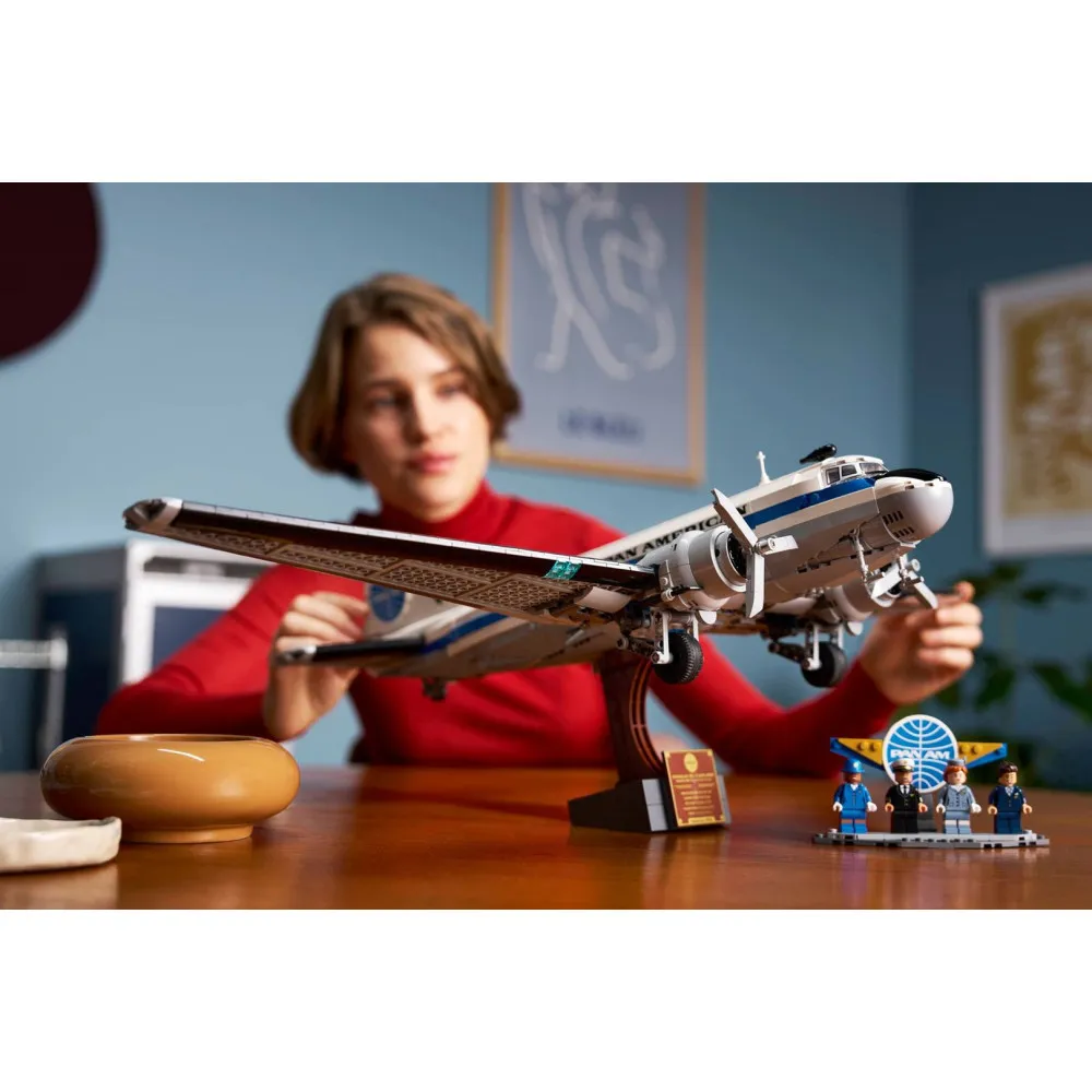 LEGO Icons 11378 - Samolot pasażerski Douglas DC-3 PAN AM thumbnail 3